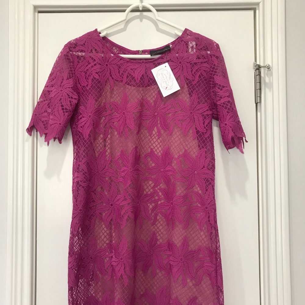 Dress Forum Lace MIDI Dress